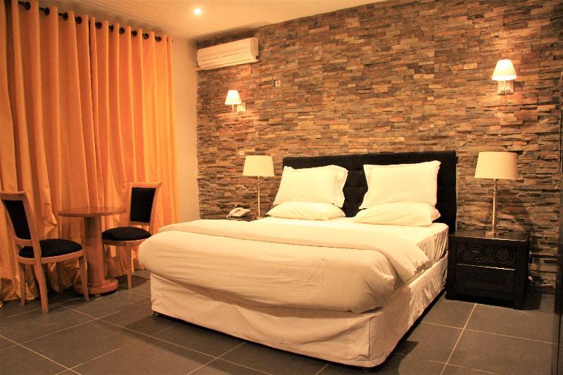 The Country Lodge Hotel Freetown Luaran gambar
