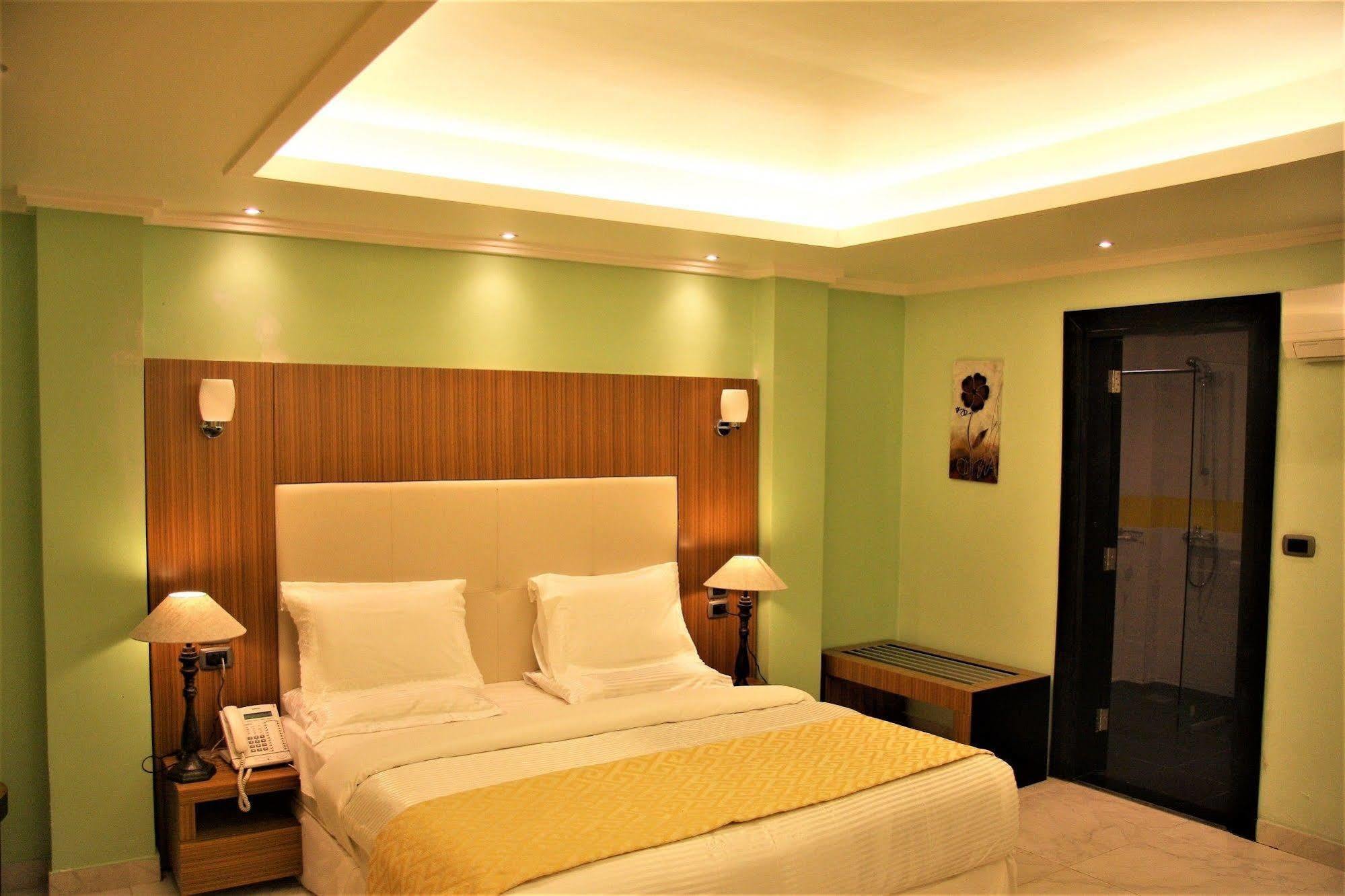 The Country Lodge Hotel Freetown Luaran gambar