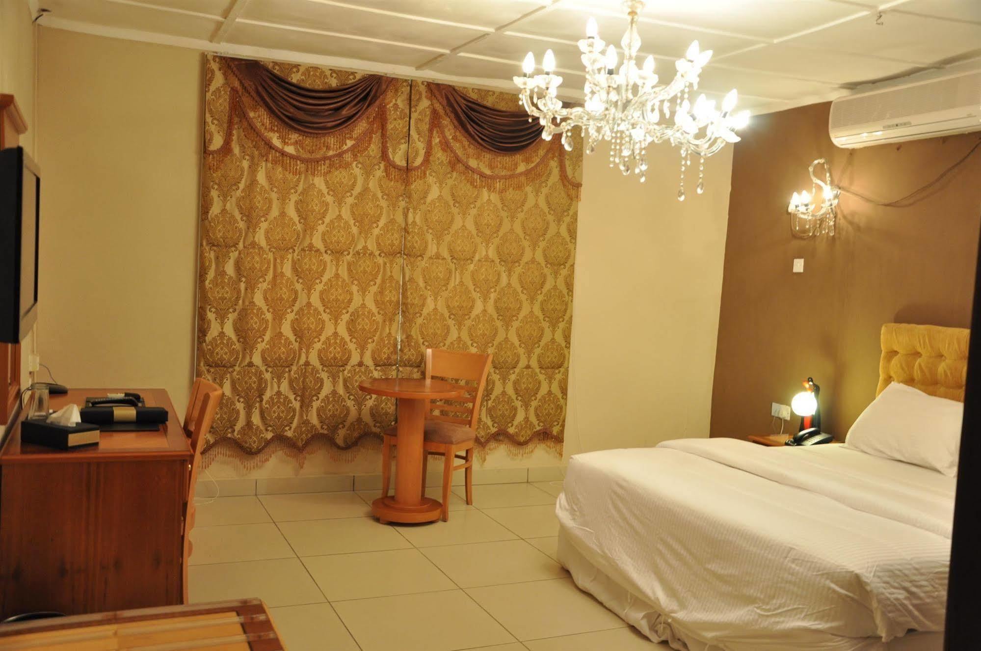 The Country Lodge Hotel Freetown Luaran gambar