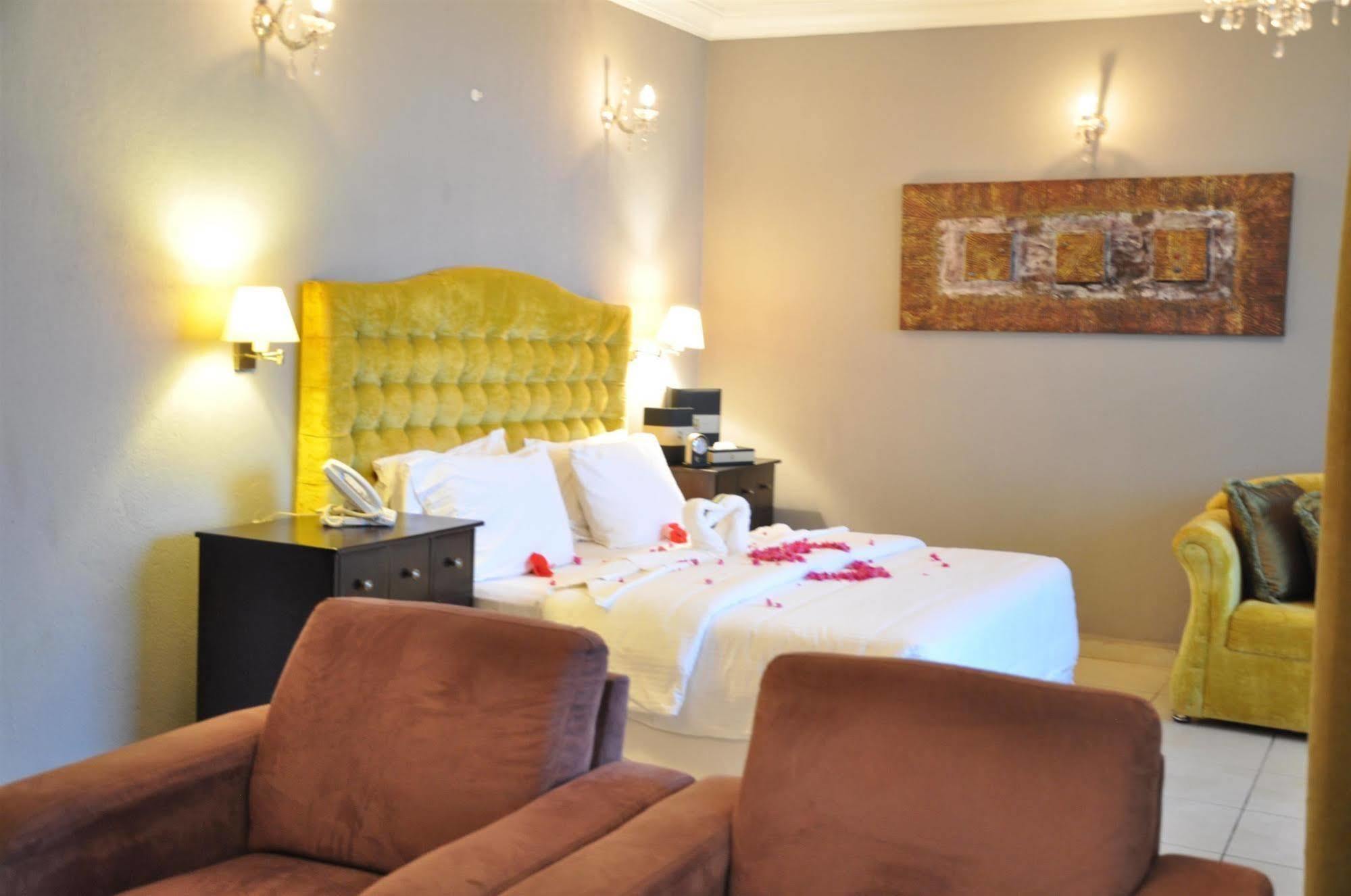 The Country Lodge Hotel Freetown Luaran gambar