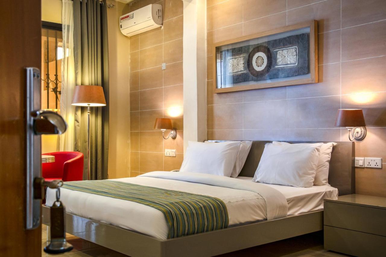 The Country Lodge Hotel Freetown Luaran gambar