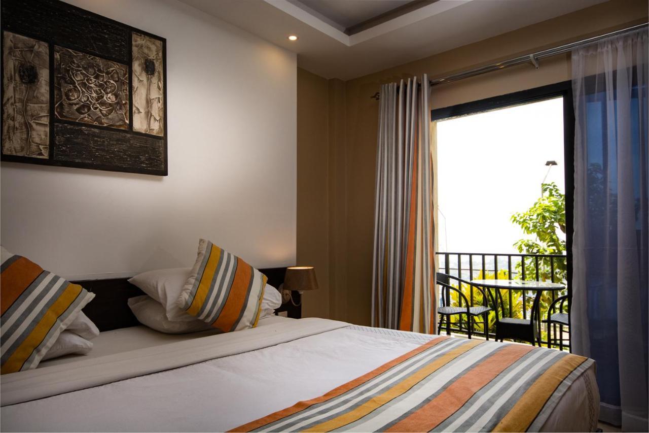 The Country Lodge Hotel Freetown Luaran gambar