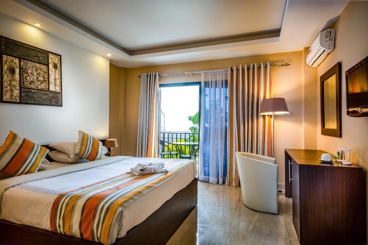 The Country Lodge Hotel Freetown Luaran gambar